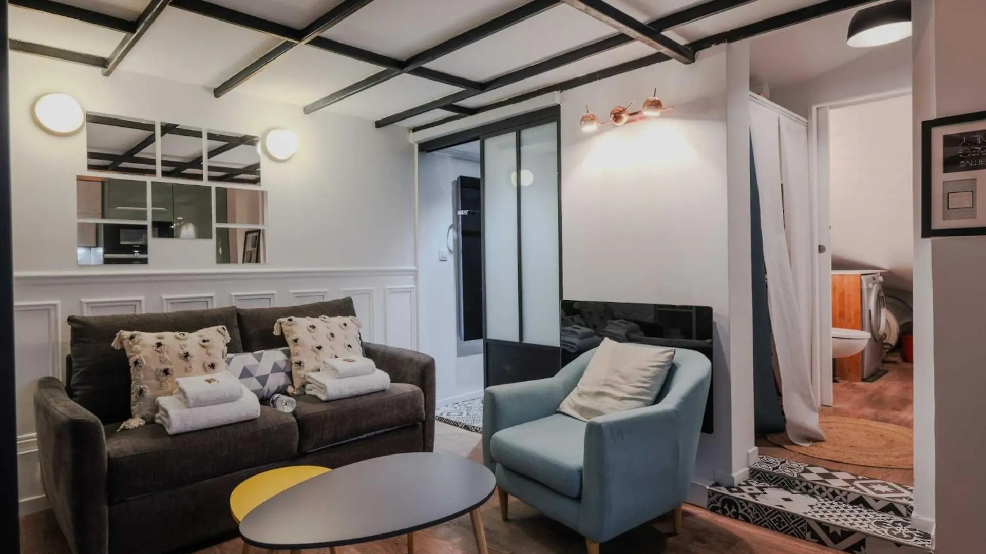 Comfortable Duplex In The Heart Of Paris