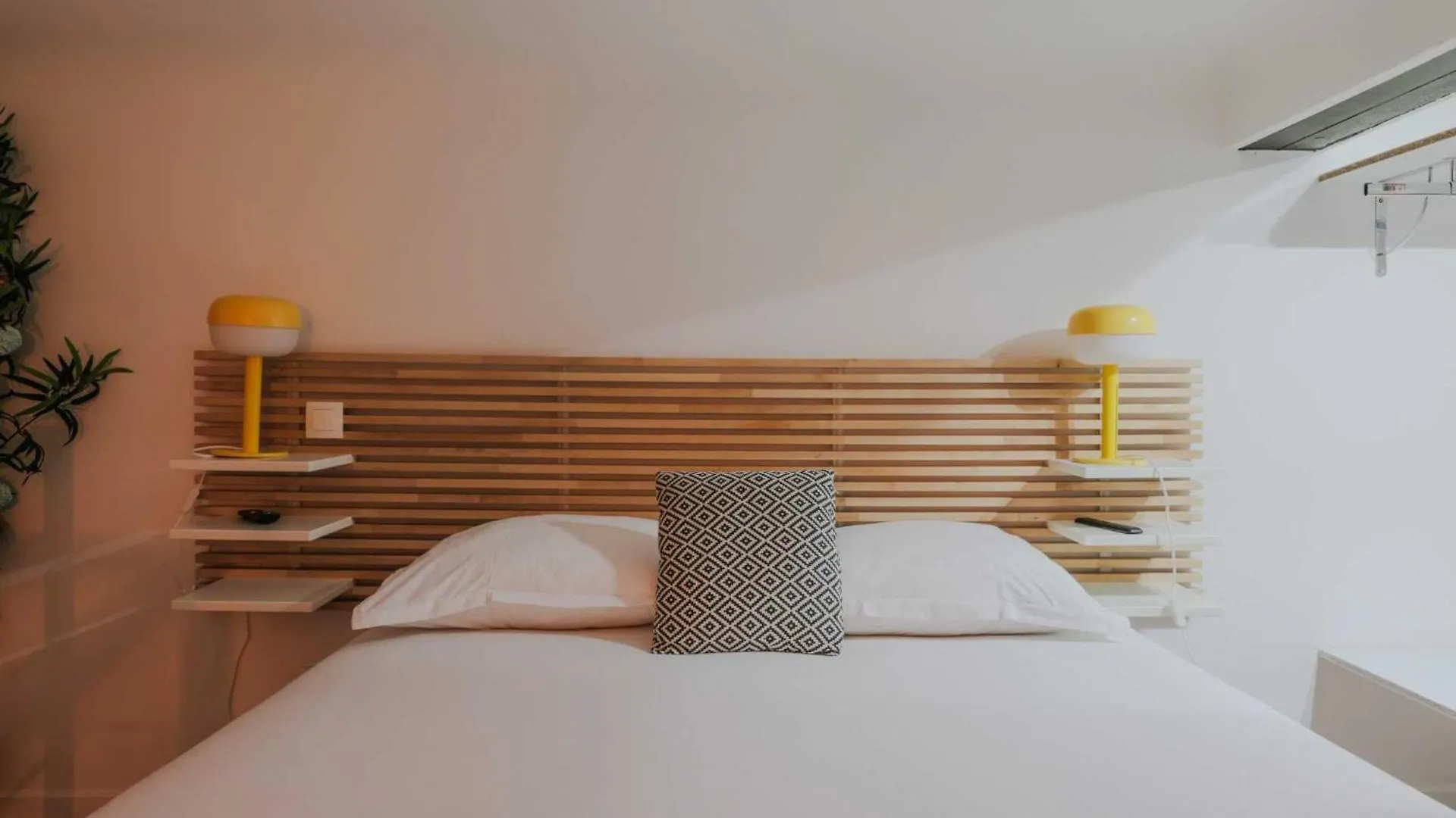 Apartament Comfortable Duplex In The Heart Of *